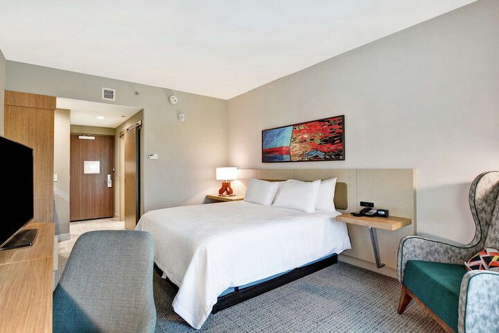 Room 8 of 40