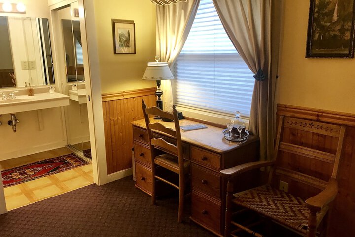 Room 60 of 79