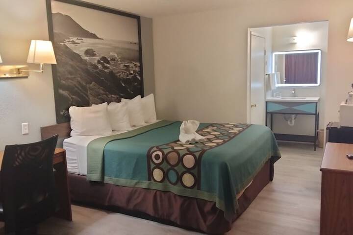 Room 33 of 36