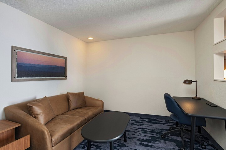Room 14 of 39