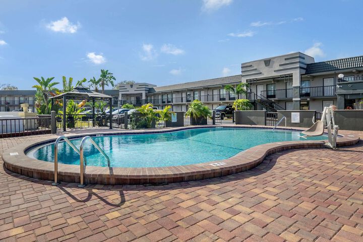 Pool 5 of 27
