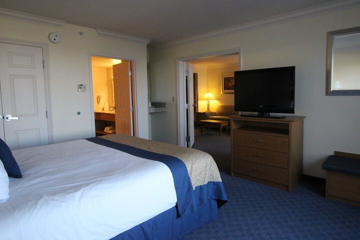 Room 12 of 19