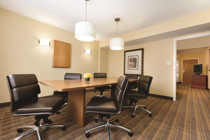 Room 20 of 37