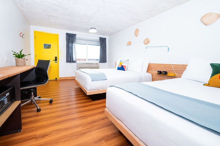 Room 11 of 27