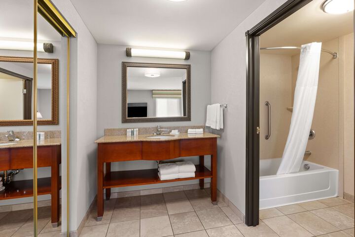 Room 10 of 32