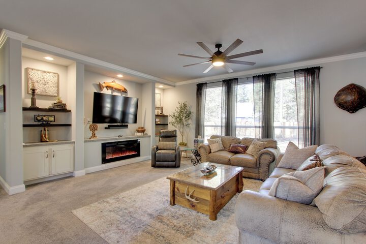 the Hub La Pine Vacation Rental - Dog Friendly!