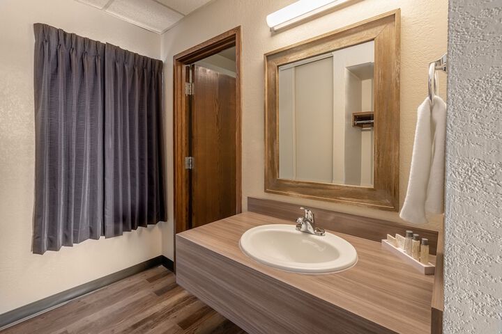 Room 32 of 51