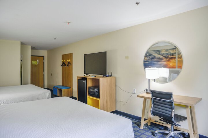 Room 12 of 30