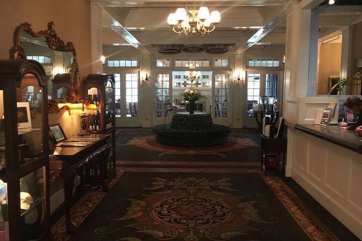 Columbia Gorge Hotel and Spa