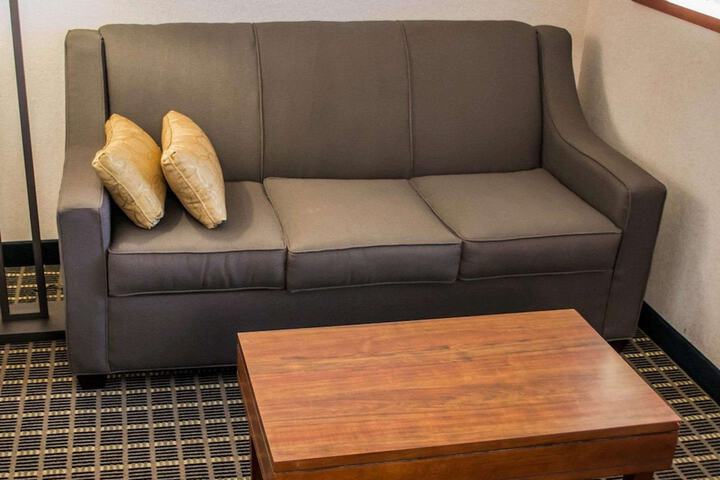 Comfort Suites Portland Southwest