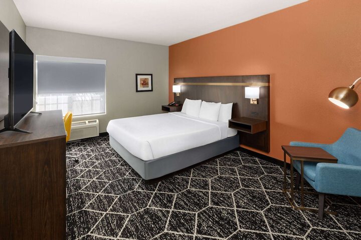 Room 12 of 42