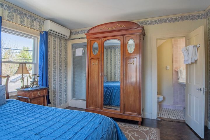The Yankee Clipper Inn
