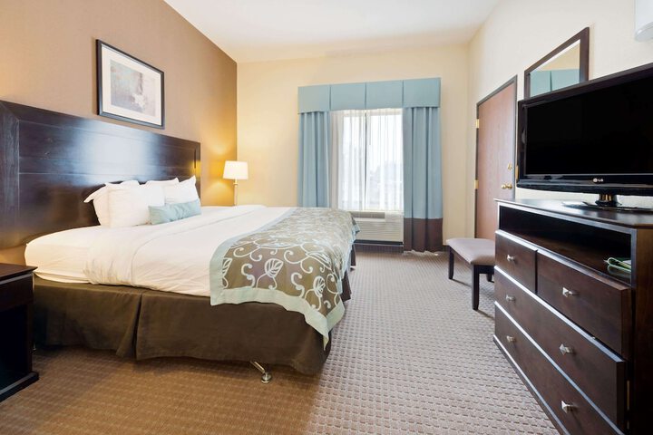 Room 10 of 25