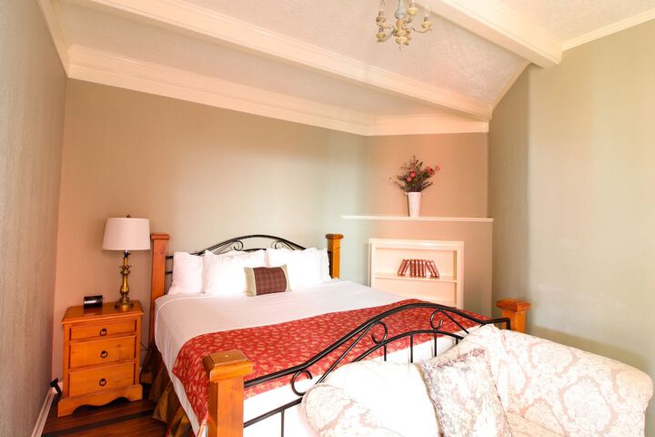 Room 103 of 140