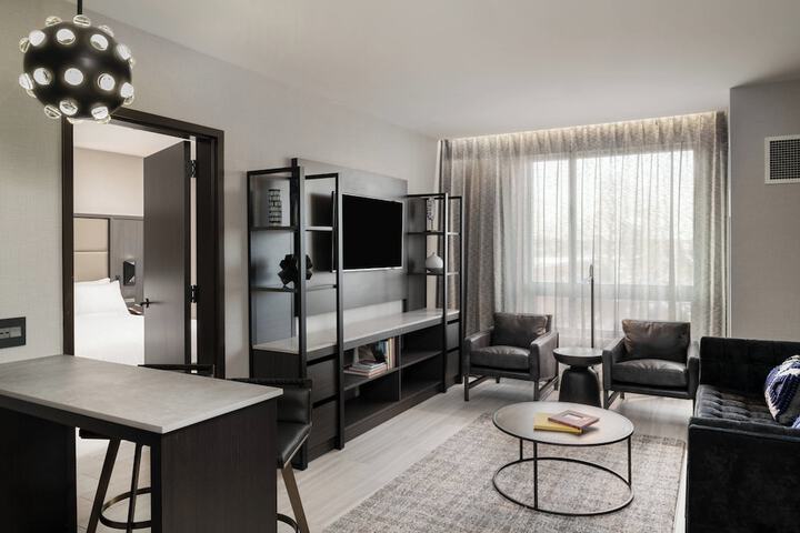 Room 32 of 89