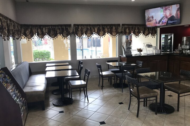 Super 8 by Wyndham Salinas