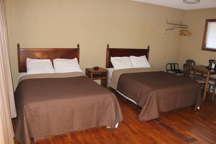 Room 6 of 16