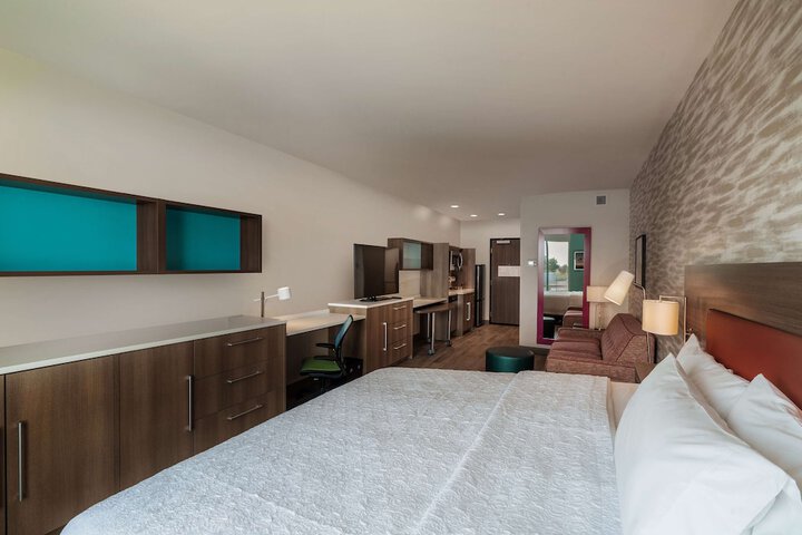 Room 11 of 27