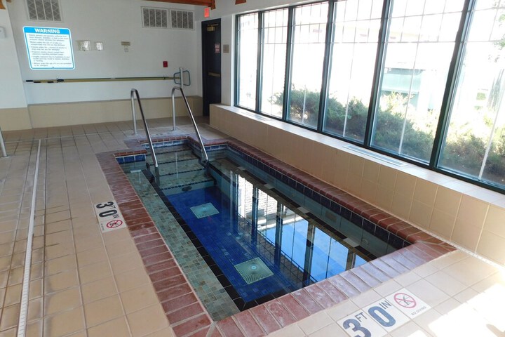 Pool 10 of 44