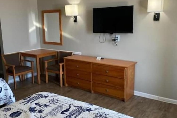Room 12 of 13