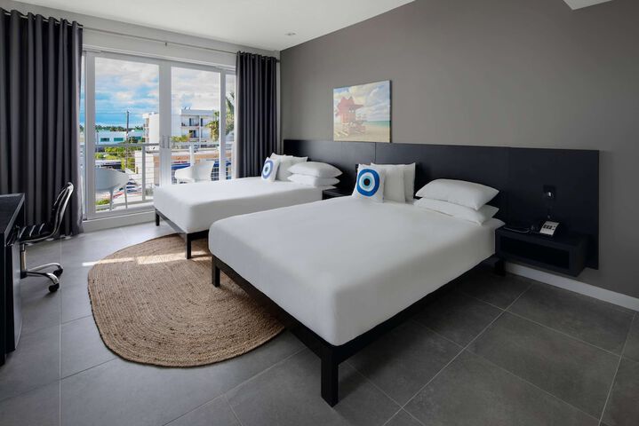 Room 47 of 106