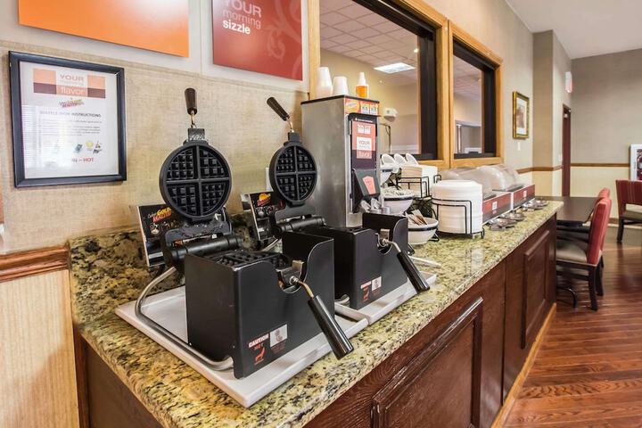 Comfort Inn Crystal Lake - Algonquin