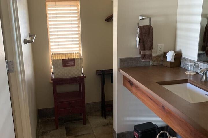 Room 34 of 46