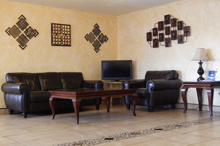 Business Center 24 of 28
