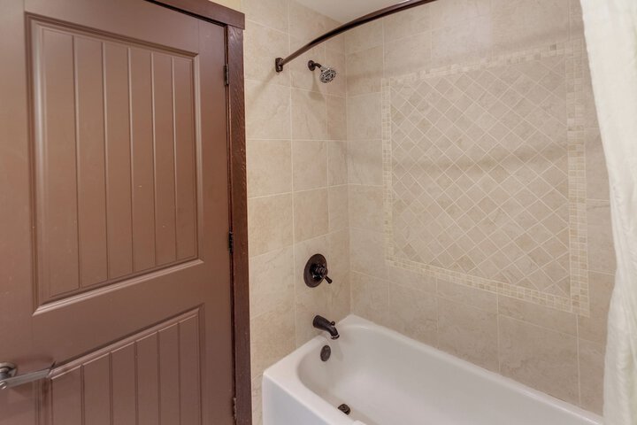 Room 119 of 250