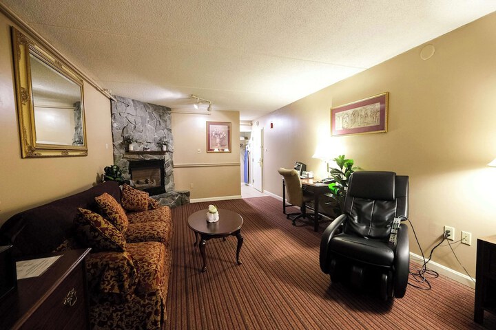 Room 40 of 69