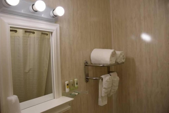 Relax Inn Elmira