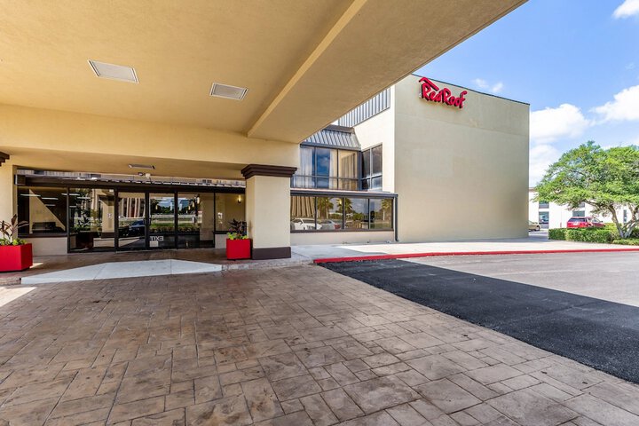 Hotel 3 of 35