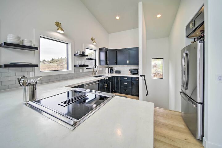 Modern Davenport Home w / Water View & Grill!