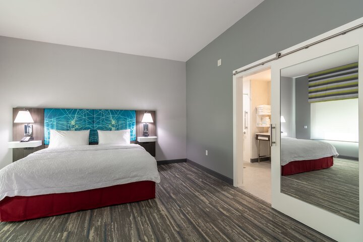 Room 53 of 77
