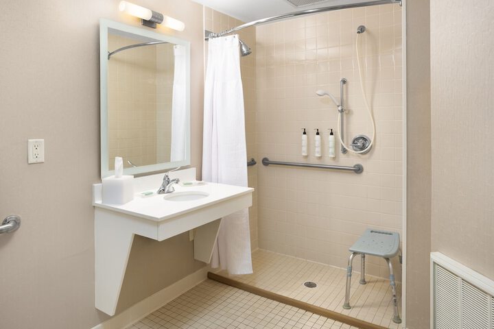 Room 9 of 20