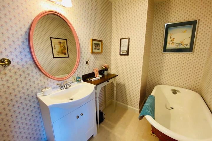 Room 8 of 22