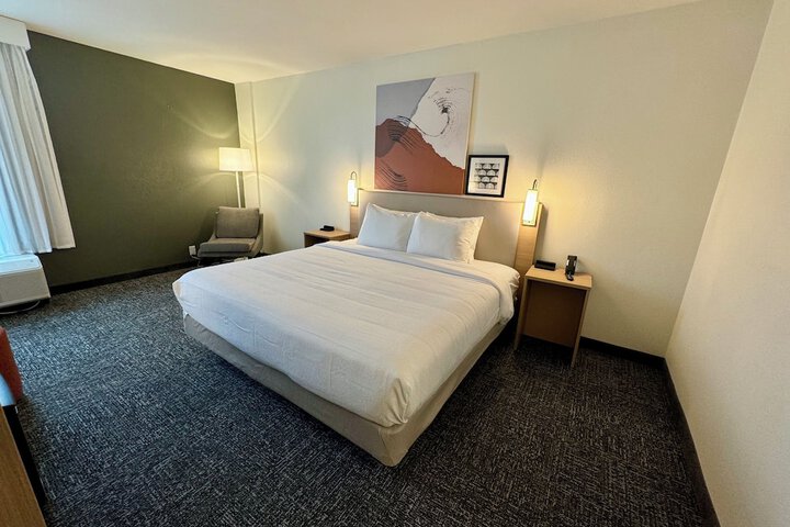 Room 5 of 13