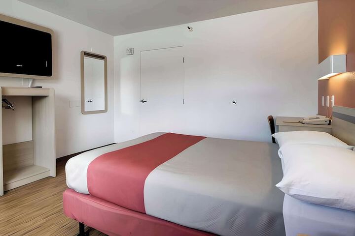 Room 5 of 5