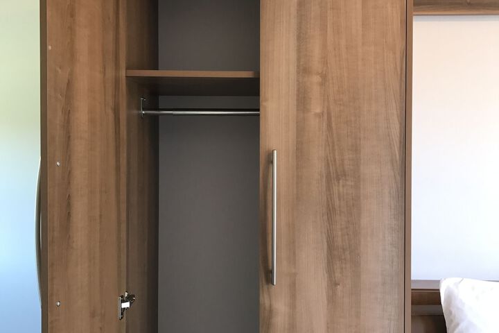 Room 11 of 40