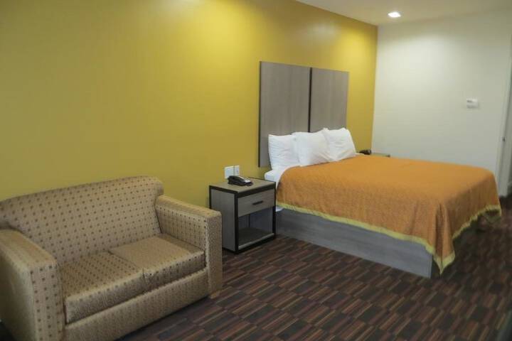 Room 8 of 14