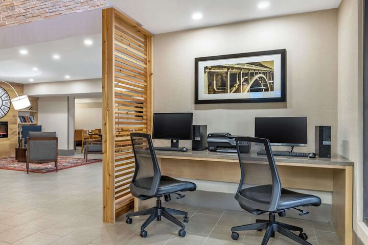 Business Center 53 of 54