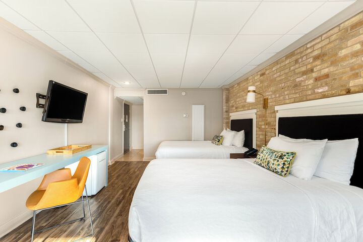 Room 152 of 250