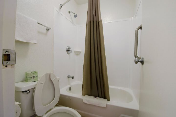 Room 20 of 29