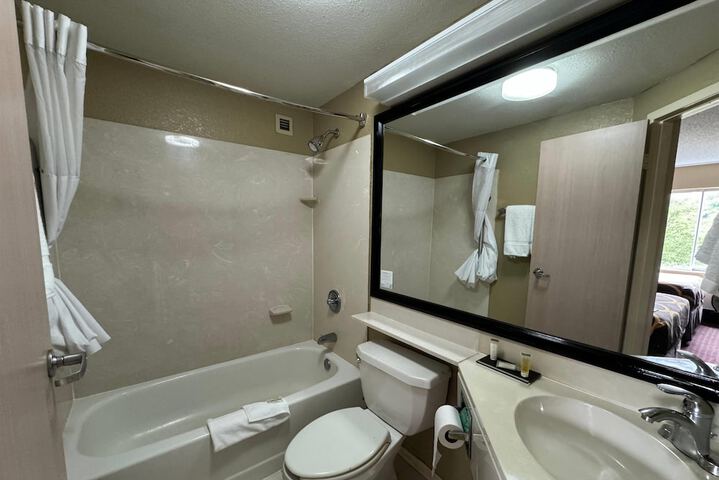 Super 8 by Wyndham New Cumberland