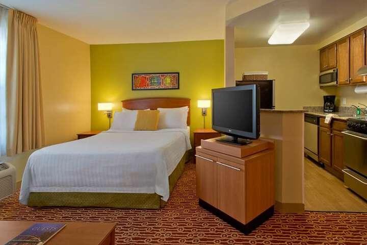 MainStay Suites Middleburg Heights Cleveland Airport
