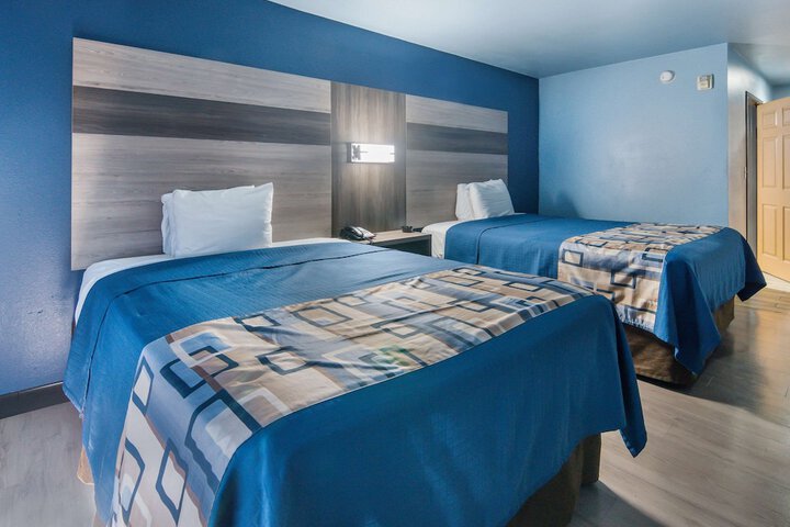 Room 21 of 28
