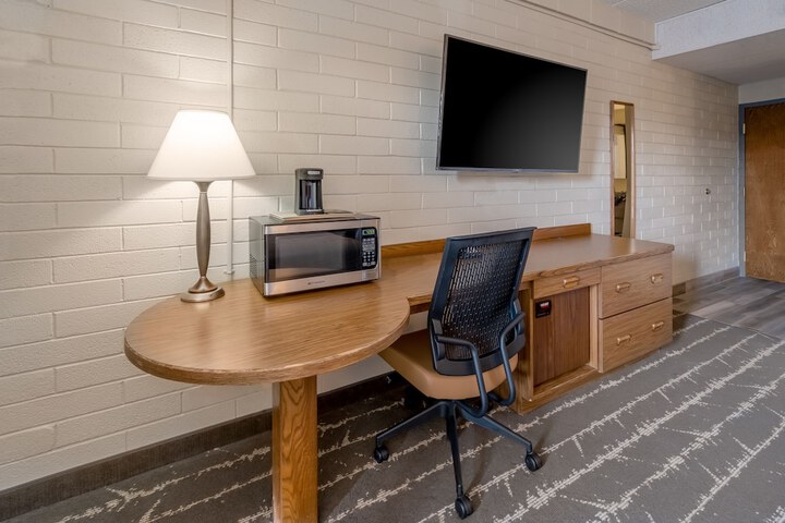 Room 8 of 51