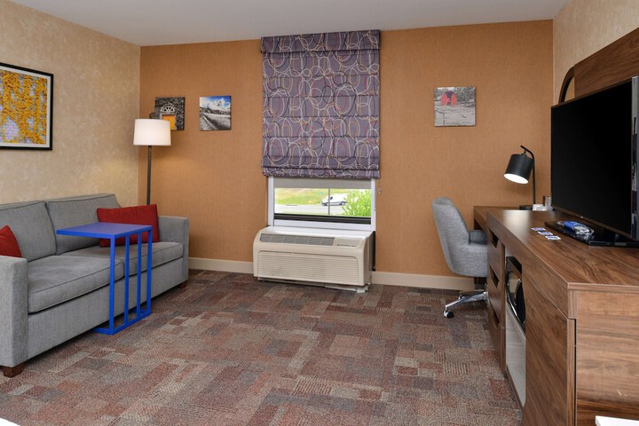 Room 32 of 67
