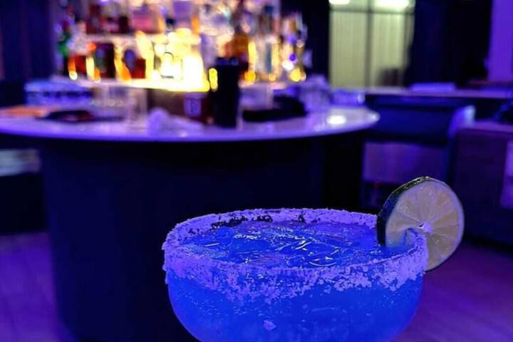 Lounge 91 of 173