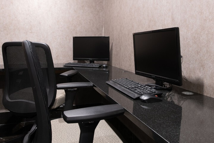 Business Center 47 of 52